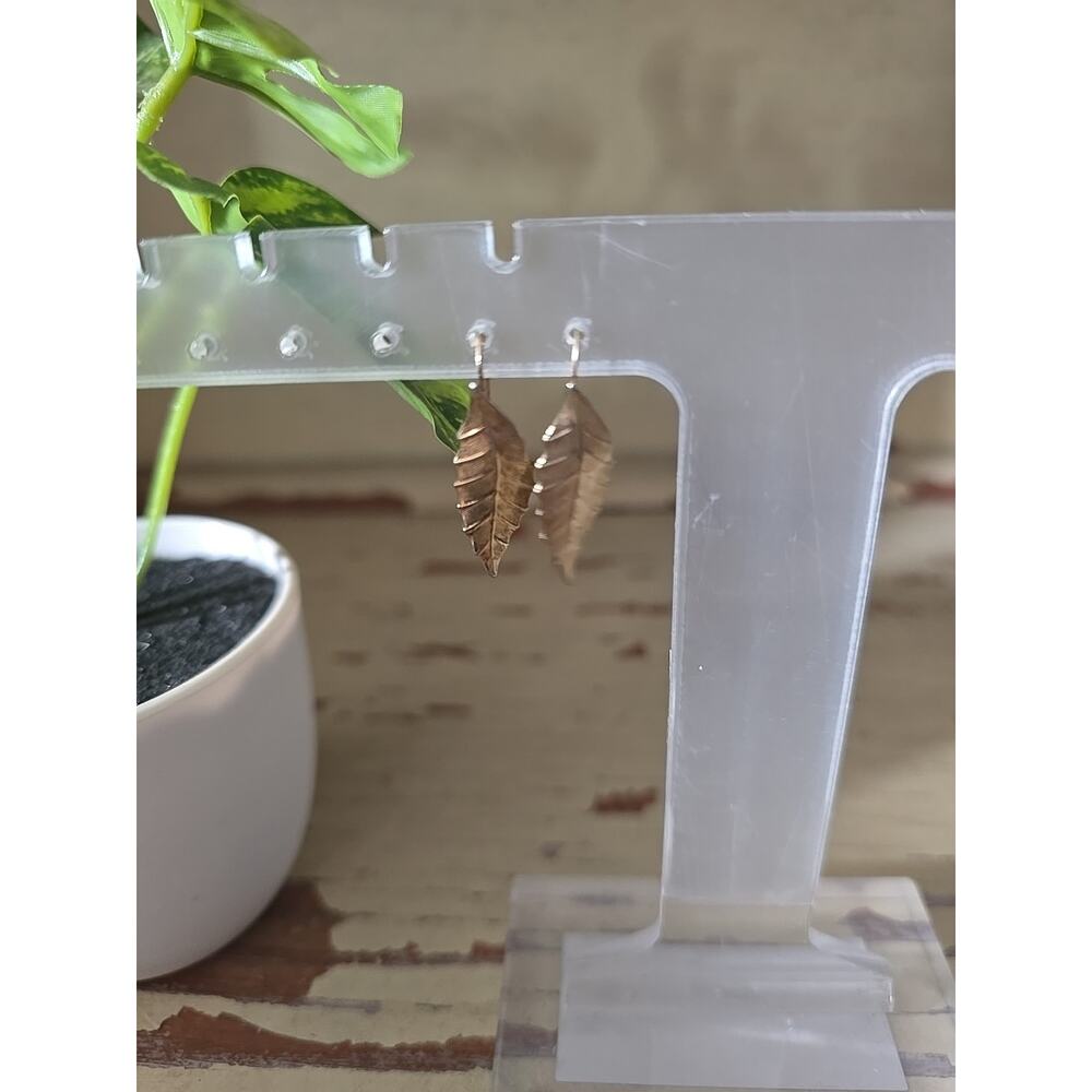 Vtg Gold Tone‎ Leaf Shaped Classic Boho Minimalist Jewelry Drop Dangle Earrings